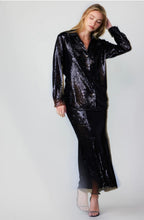 Load image into Gallery viewer, Shiny black blouse with sequins
