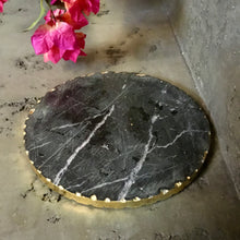 Load image into Gallery viewer, Black Marble Round Trivet W/ Rough Gold Edge
